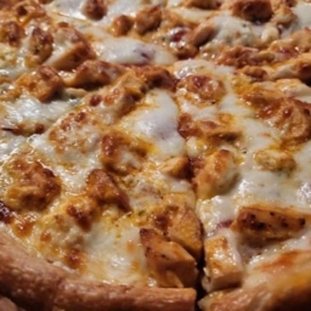 Buffalo Chicken Pizza (14").
